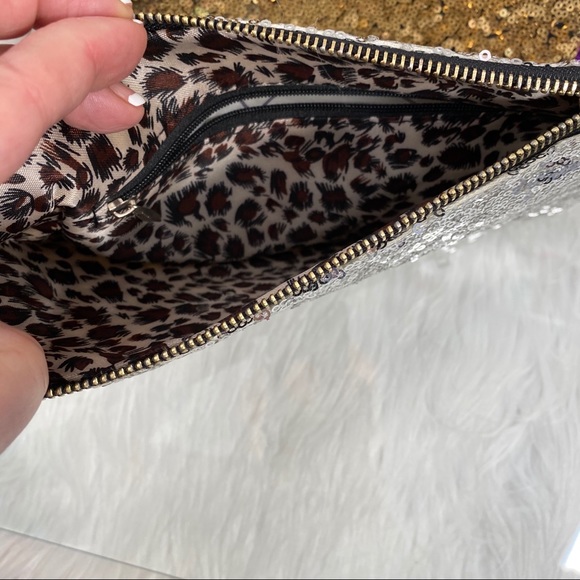 sequin cosmetic bags lined with leopard print - Picture 8 of 11